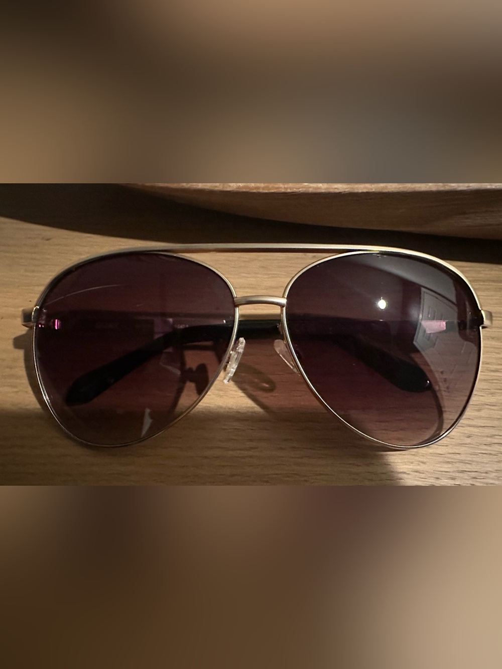 Quay Australia Vivienne Aviator Sunglasses - Gold Frame, Brown Gradient Lenses✨ - Picture 4 of 7